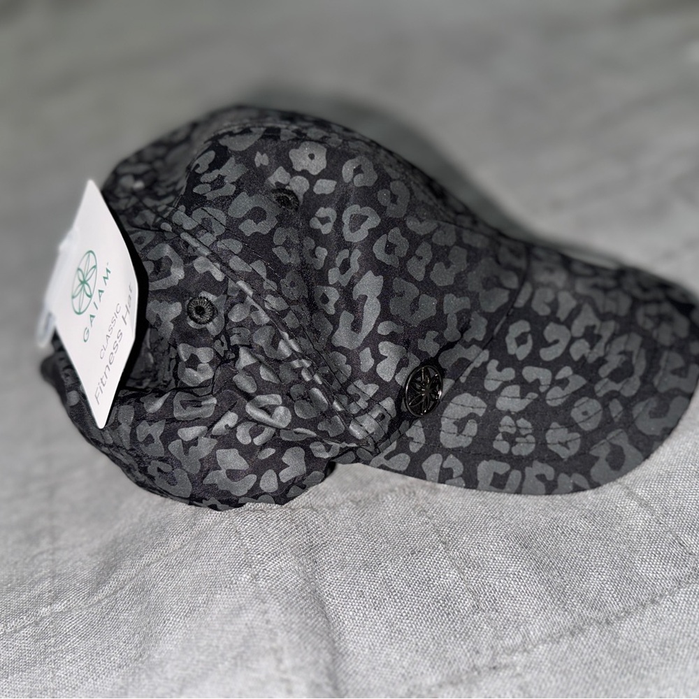 Leopard women’s ball cap—black